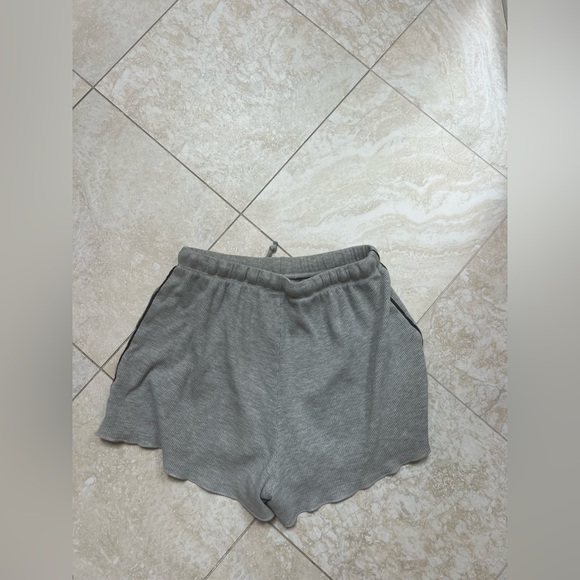 Brandy Melville shorts - Picture 3 of 3